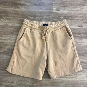H&M Mens Orangey Tan sweat shorts Size M.